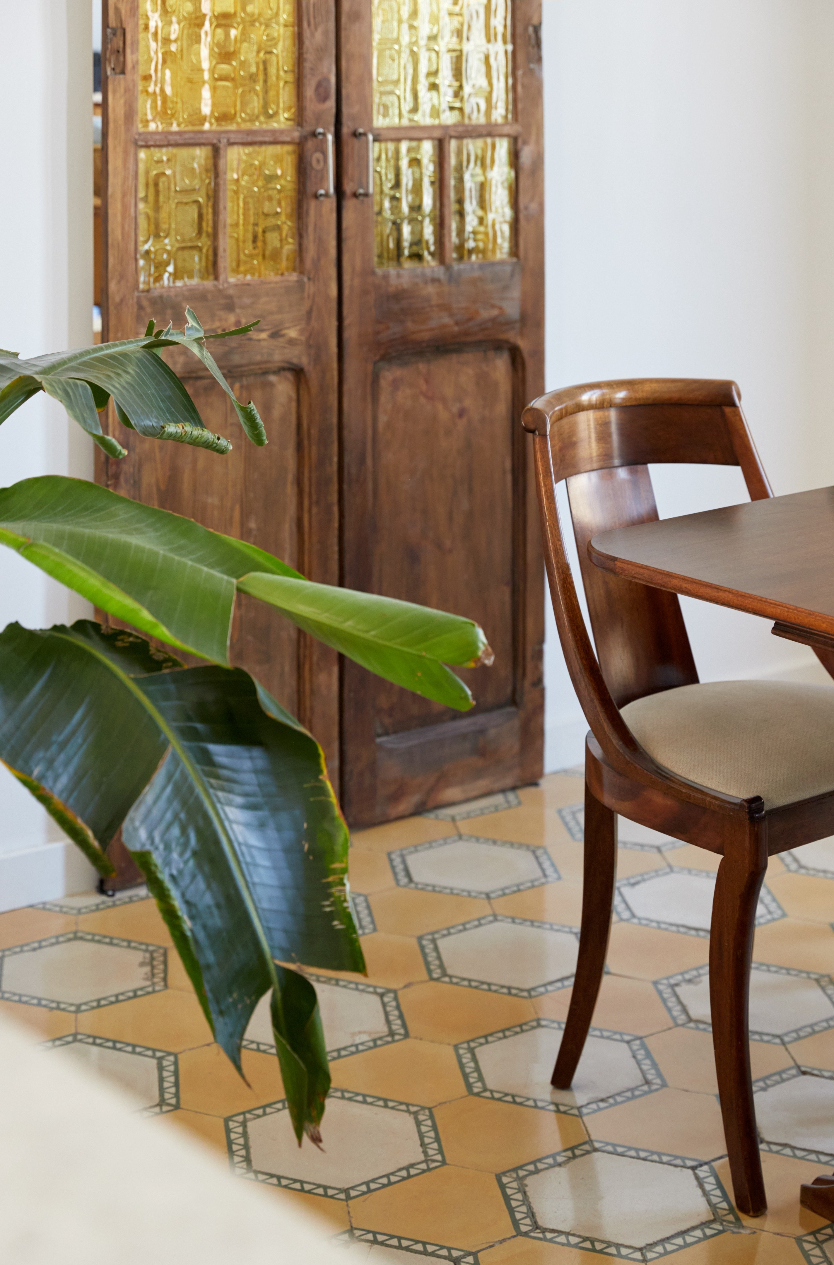 色彩鲜明的现代改造 · 巴西黄房子-12