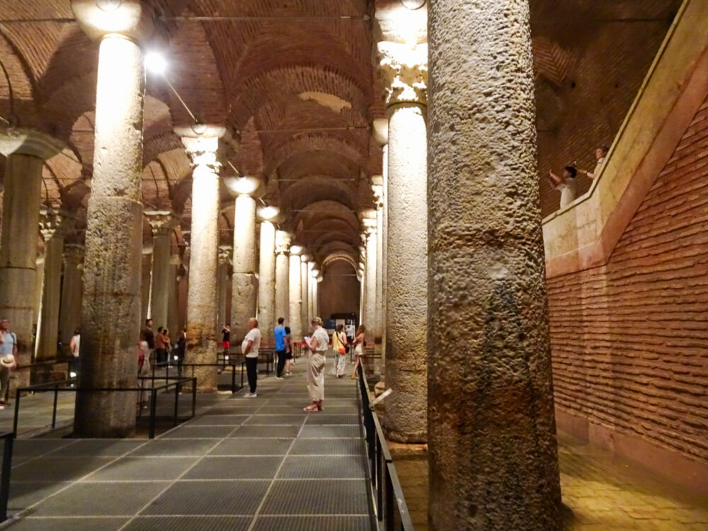 イスタンブールの地下宮殿(伊斯坦布尔的地下宫殿)丨不明-66
