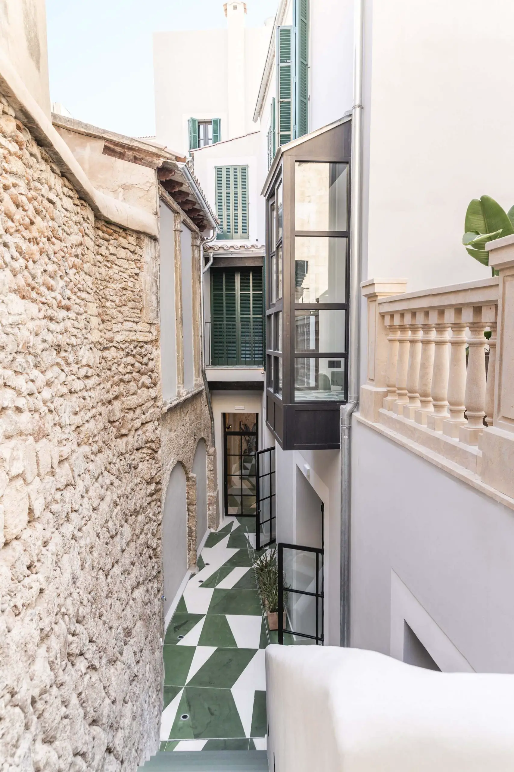 古韵绿意 | 西班牙古肥皂厂改建酒店设计-23