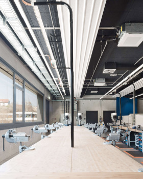 德国 Niederstetten 地区先进培训中心丨Schätzler Architekten
