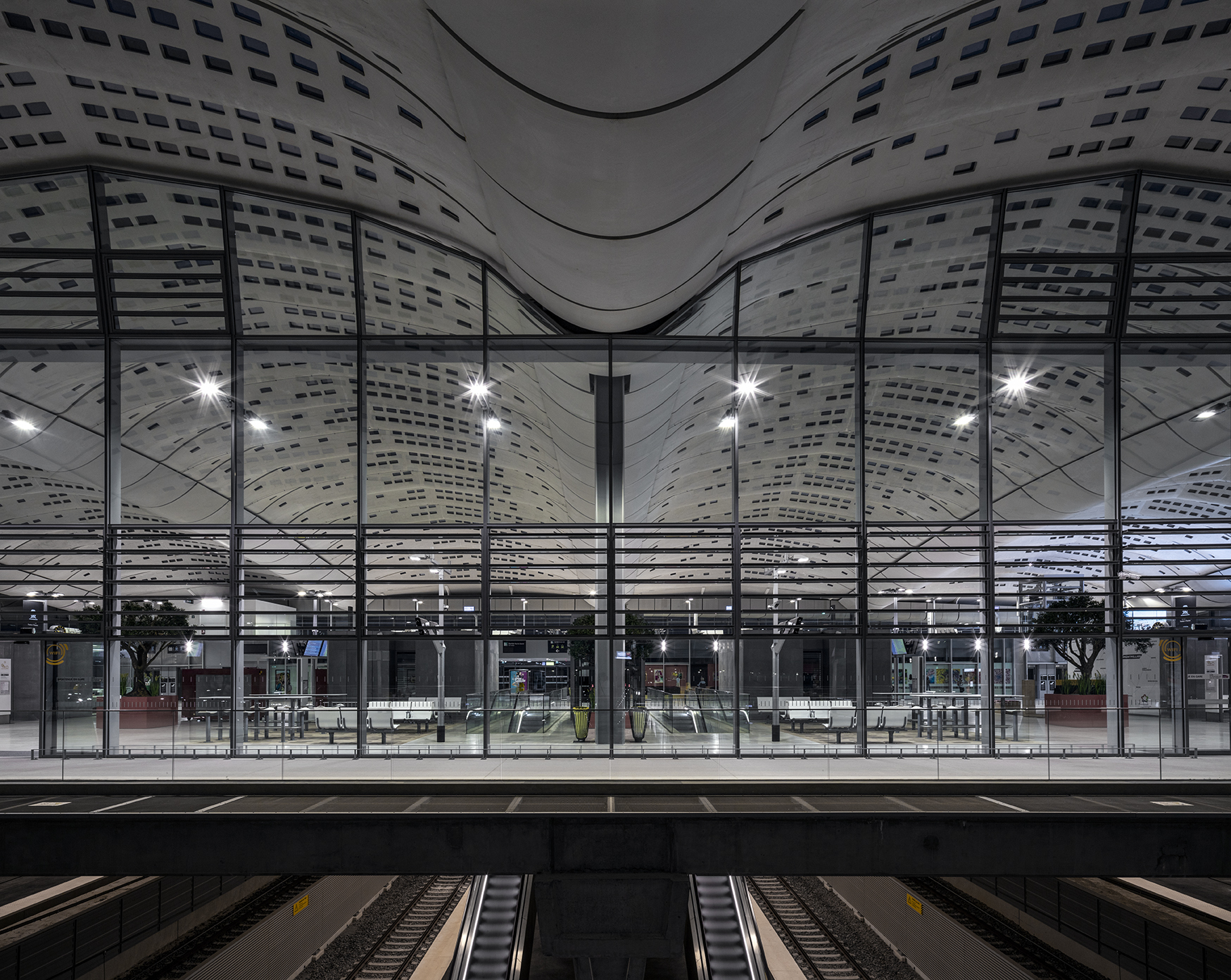 Montpellier 车站 | 光影艺术的极致呈现-5