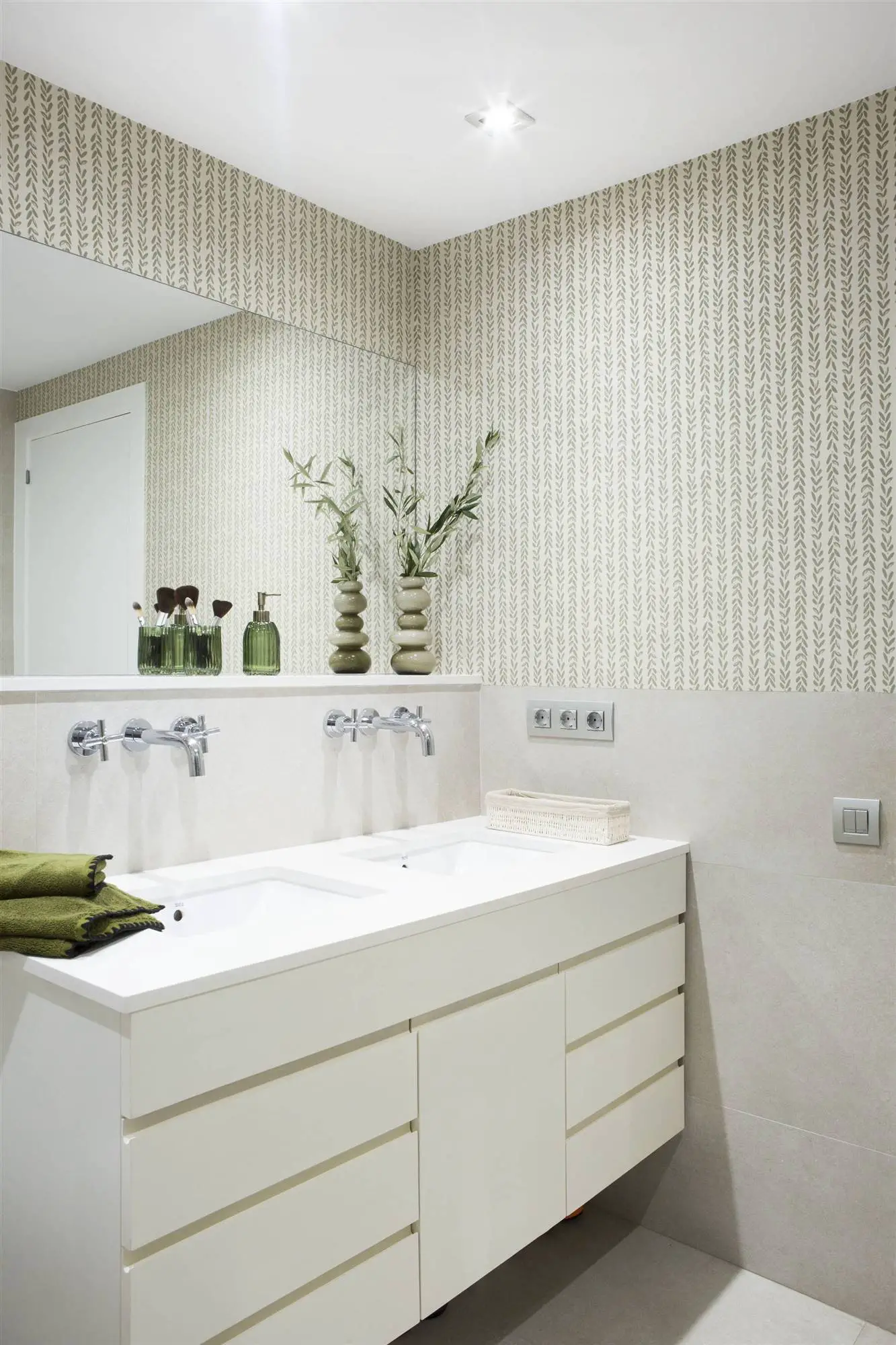 巴塞罗那 130m2 公寓 | 光线与空间的完美结合-7