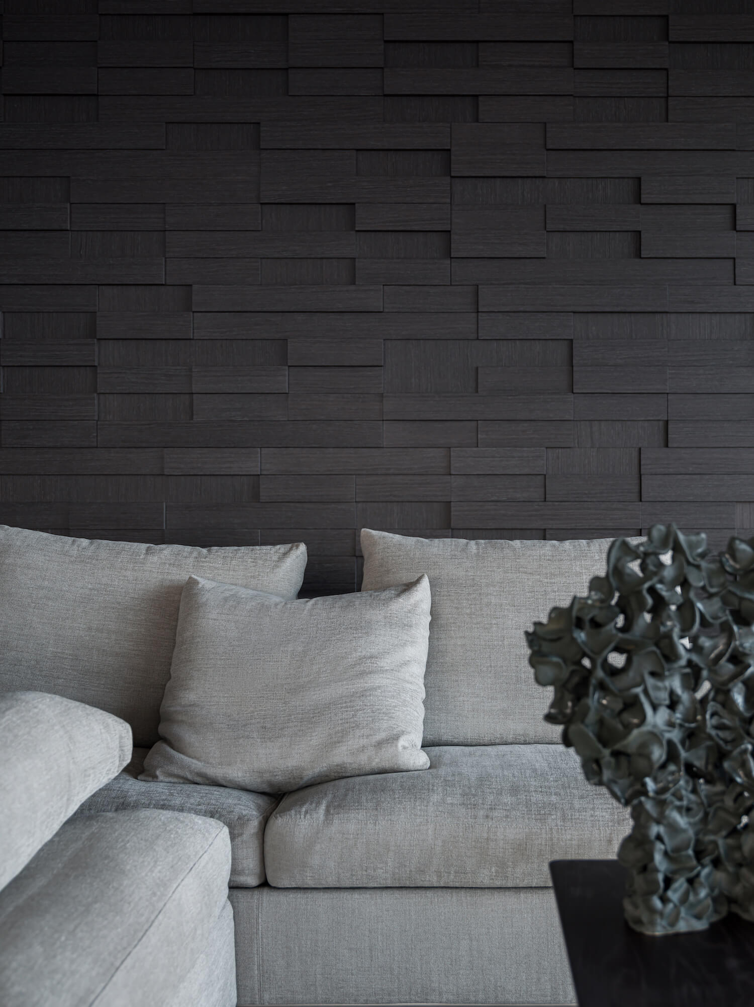 莫斯科黑色系公寓设计 既沉稳又有质感-8