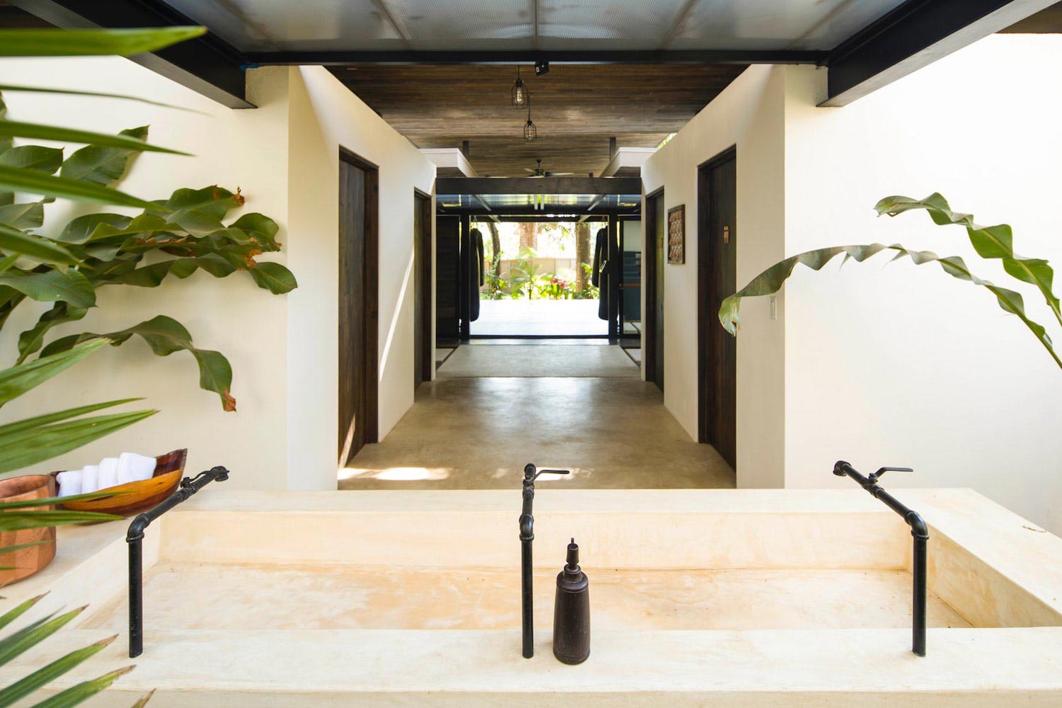 Boutique hotel and yoga studio set into the tropical landscape of Nosara by Studio Saxe   Page 2 of 2   CAANdesign  Architecture and home design blog-8