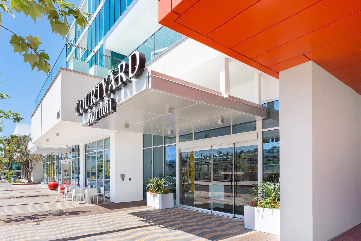 海滨城市酒店设计 | 圣塔莫尼卡市中心的两家酒店-19