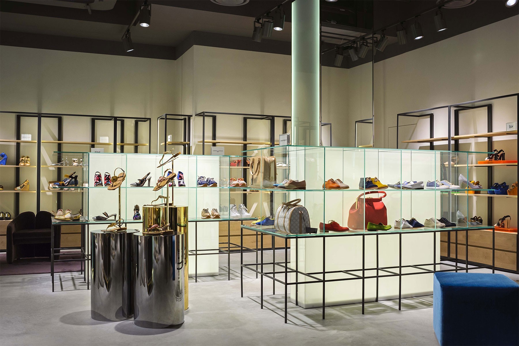 Multibrand Store2丨Vincenzo De Cotiis-4