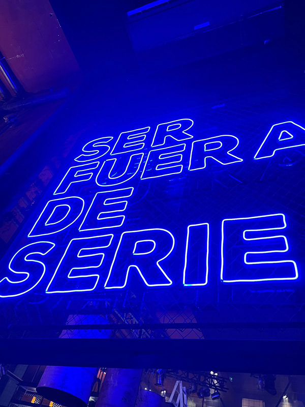 BYE HENRY 酒吧室内设计丨estilosgraficos-15