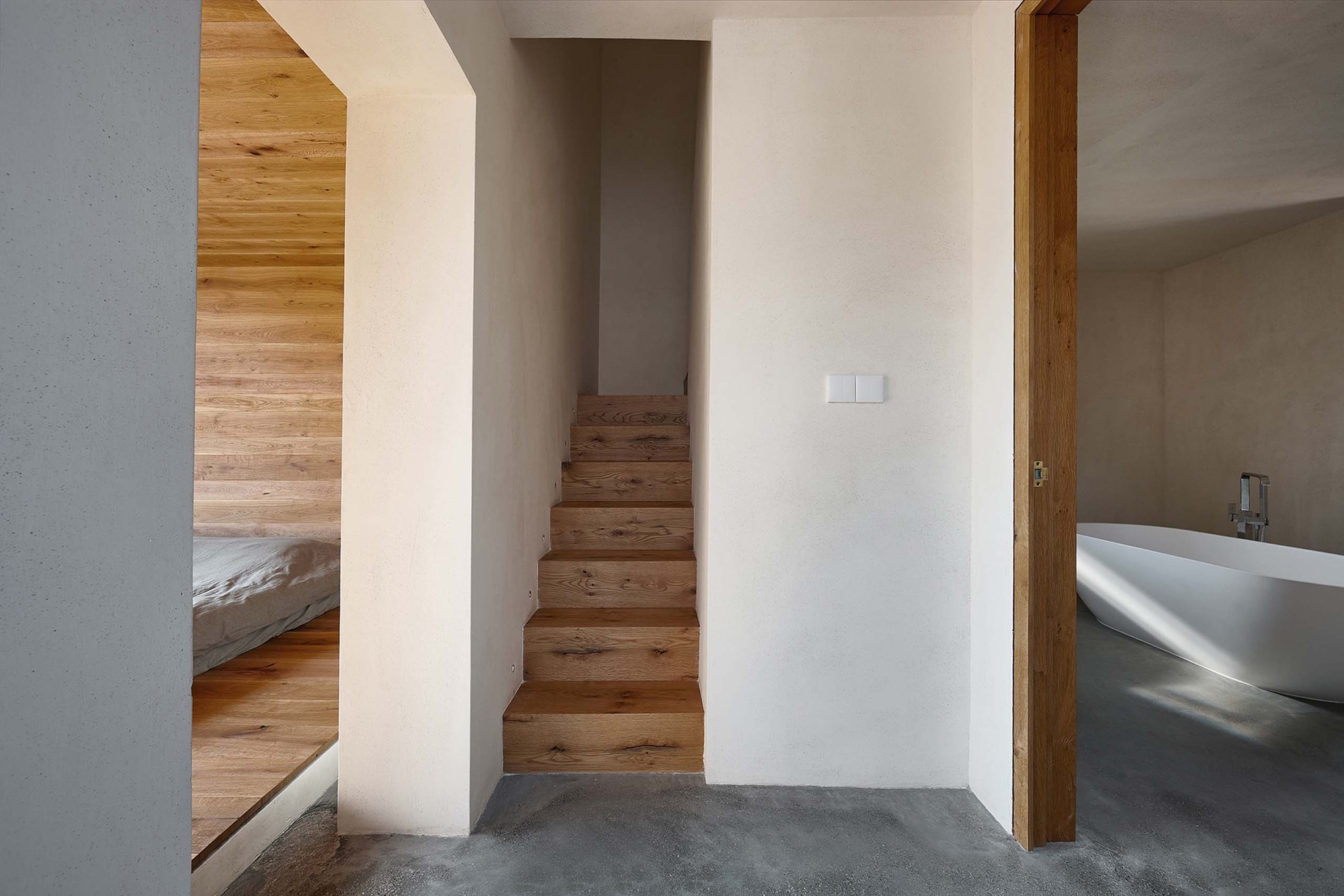 A Woodwork Enthusiast’s Home / ZMY Design-41