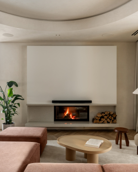 青山别墅（注：house常见可译为房子、住宅、别墅等，这里结合语境GREEN HILLS（青山），别墅表意更合适） 丨UkraineKyiv丨YD interior studio