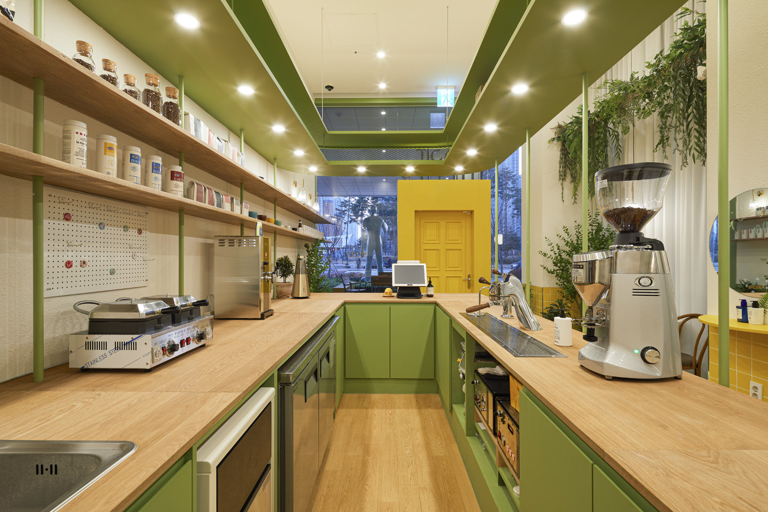 15 坪韩式自然风布兰奇咖啡厅设计-4