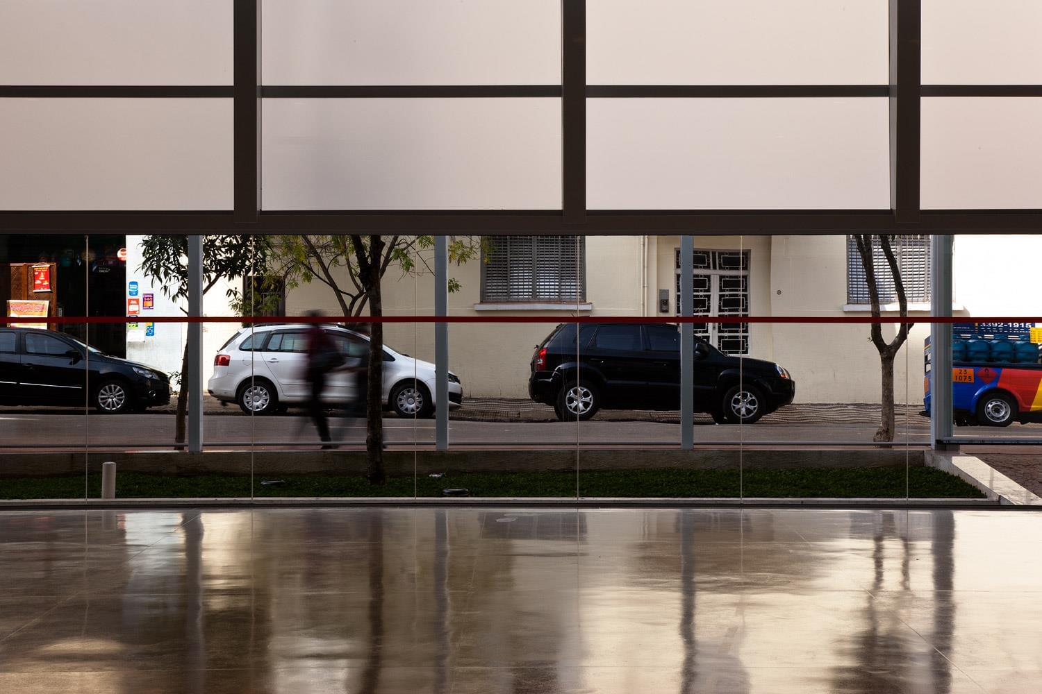 巴西 EscritórioBACCO Arquitetos 的现代化绿色总部设计-4