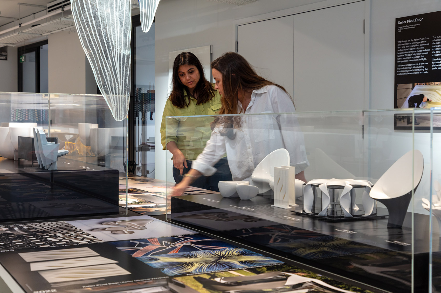 “形式塑造功能”家具设计展丨英国伦敦丨Zaha Hadid Architects(扎哈·哈迪德建筑事务所)-24