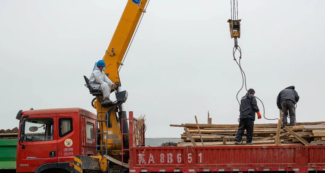 再出征！上海宝冶擂响临港方舱医院援建战鼓-74