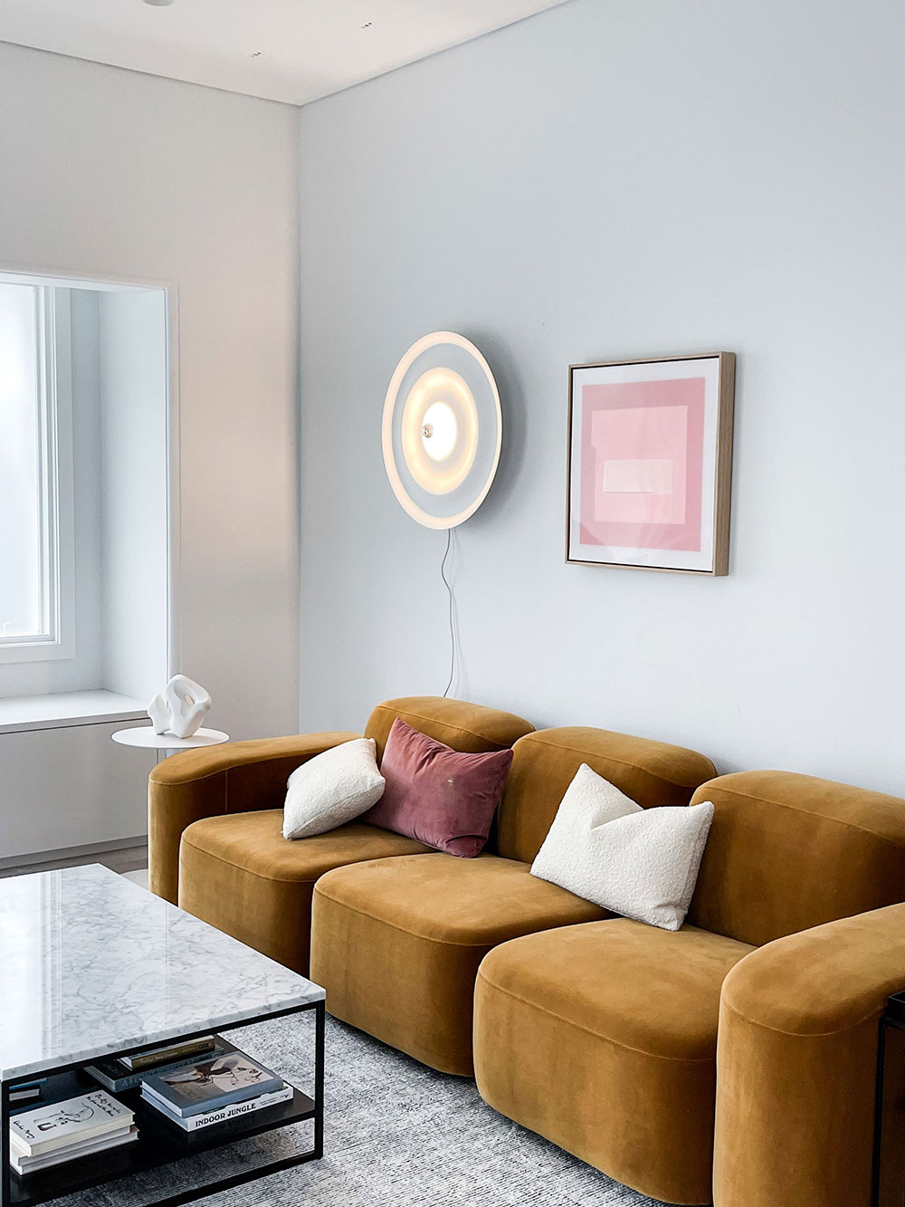 悉尼圆润公寓 | 温柔的粉色调与曲线美的完美结合-5