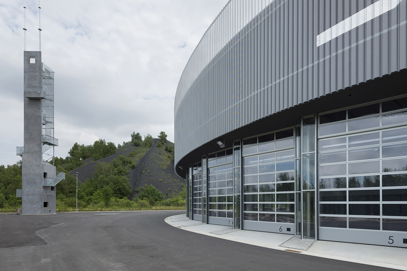 比利时圆形消防站 / Philippe SAMYN and PARTNERS-53