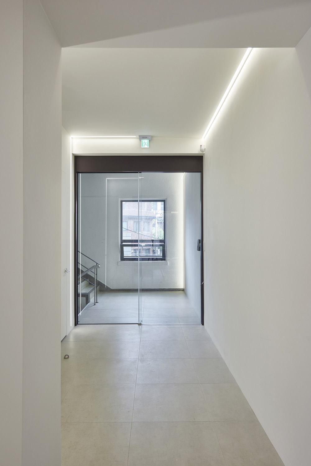 白色与木色，打造高级办公室空间-21