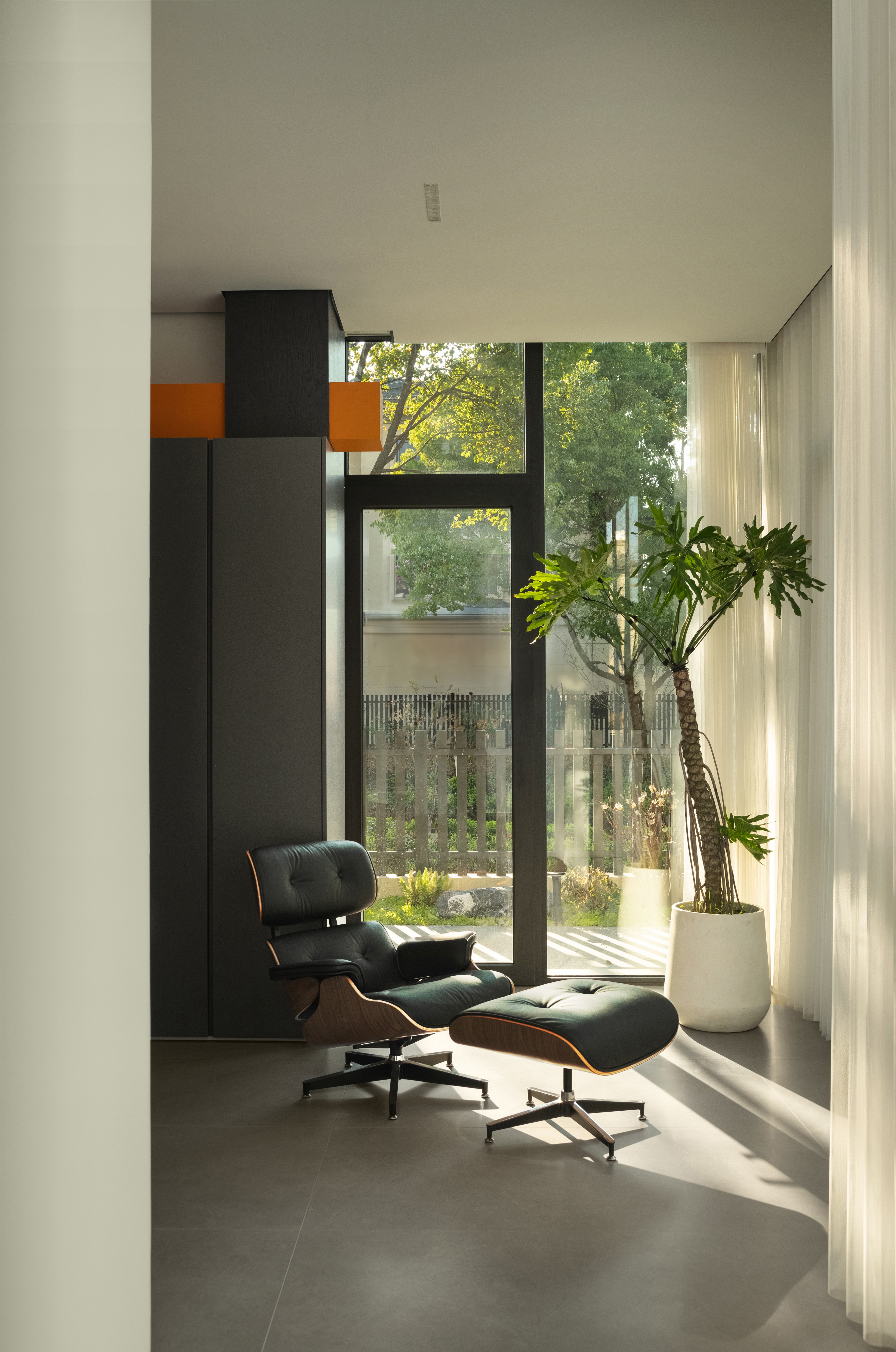 黑白重构,400㎡四层别墅的极简新生丨北岩-19