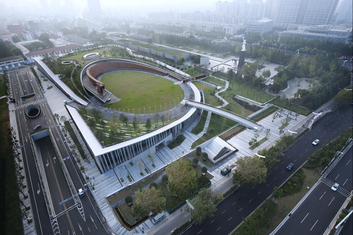 南京路和平纪念碑-1