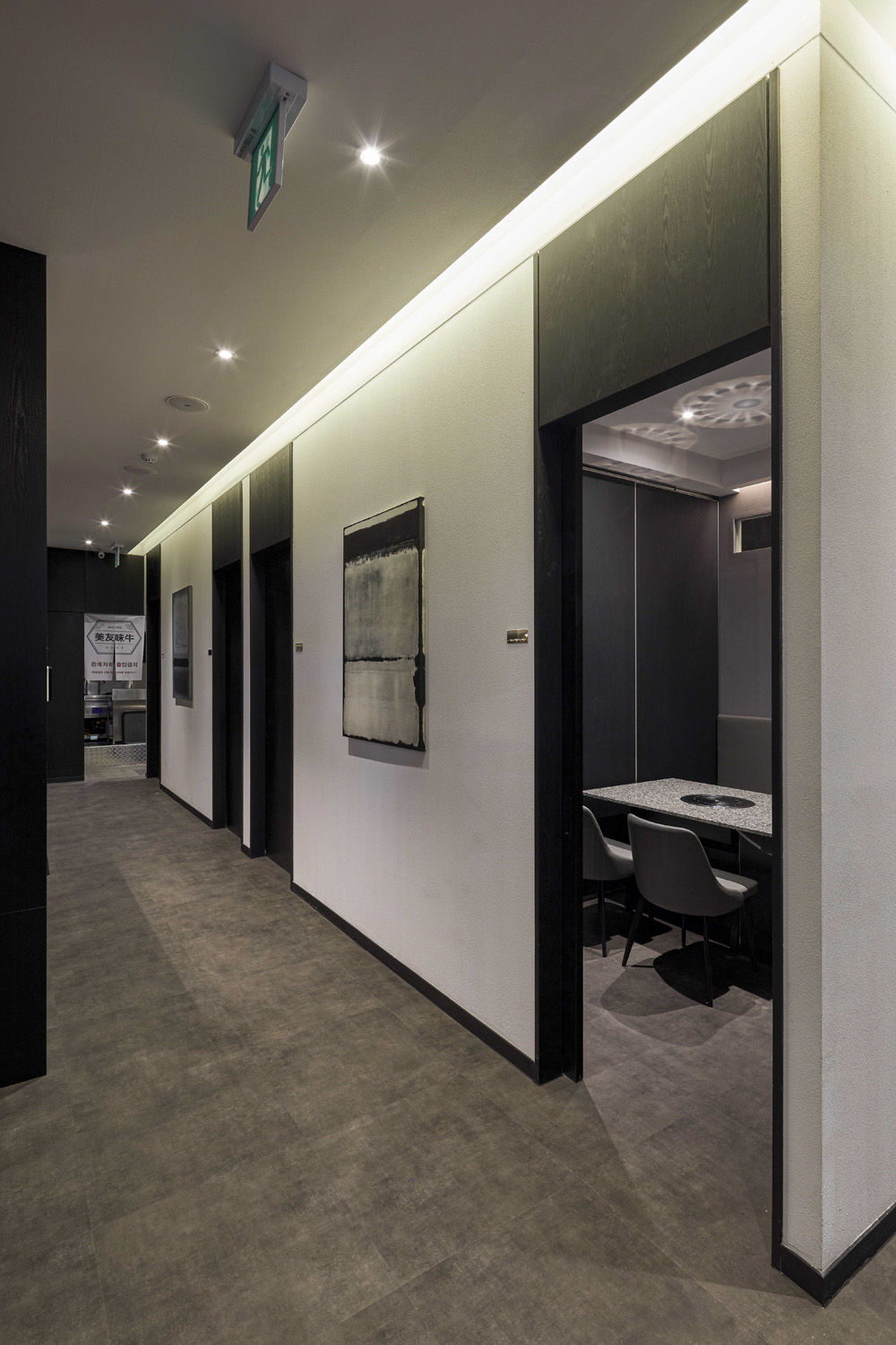 韩式高级烤肉店，黑白简约风诠释 75 平米空间设计魅力-13