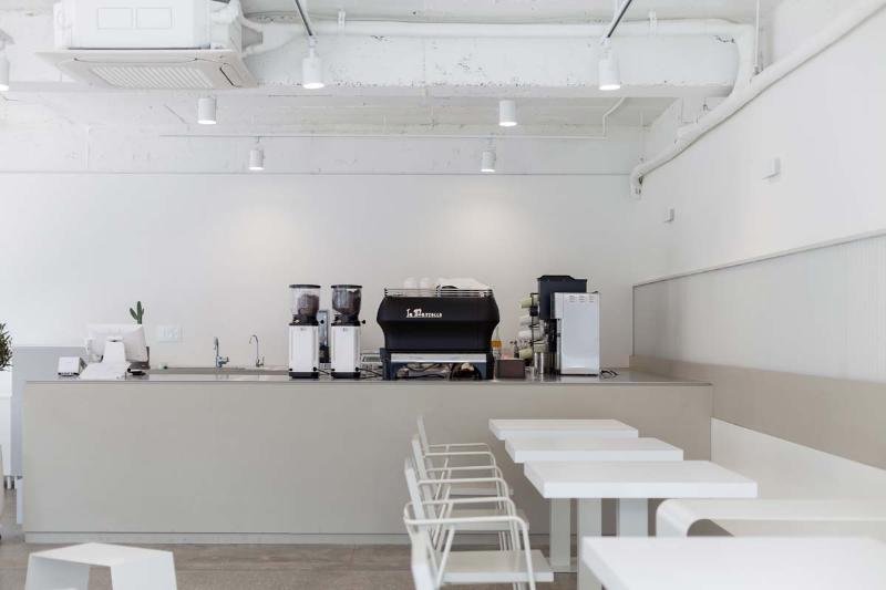 现代简约风 28 平米咖啡厅设计-11