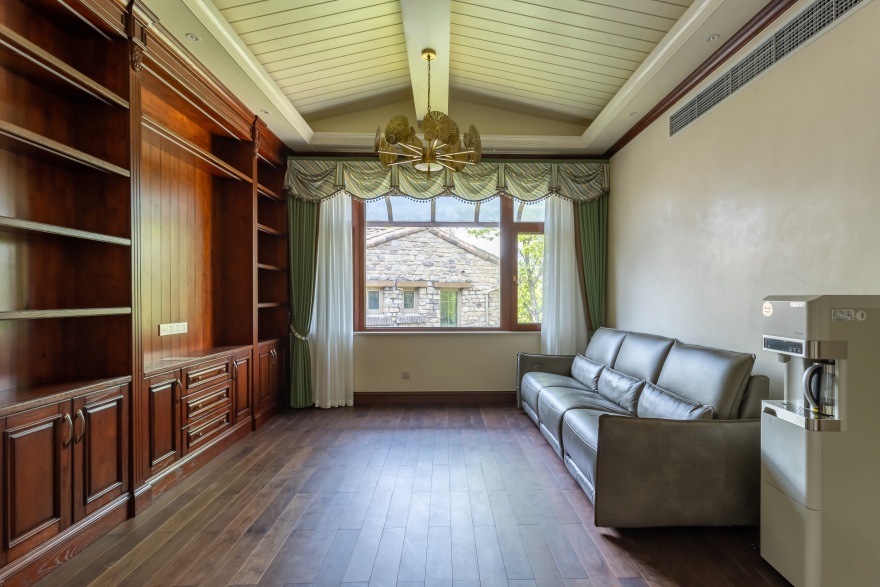 深棕色美式风格别墅大宅-51