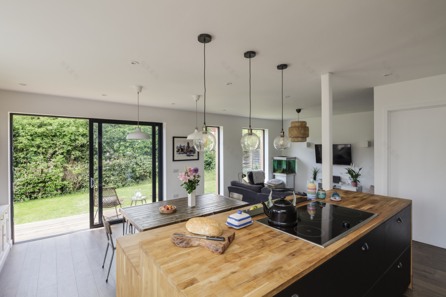 "翻新"英国 60 年代平房,打造现代家庭生活空间-24