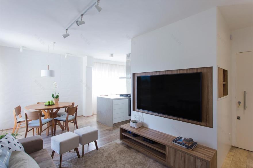 65 平米公寓的现代变身 | 多功能家具与极简风格的完美融合-4