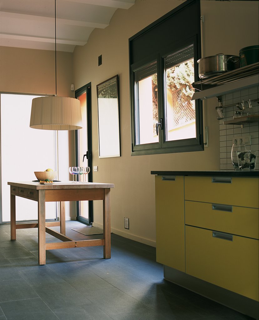 黄色高科技风格厨房设计-15