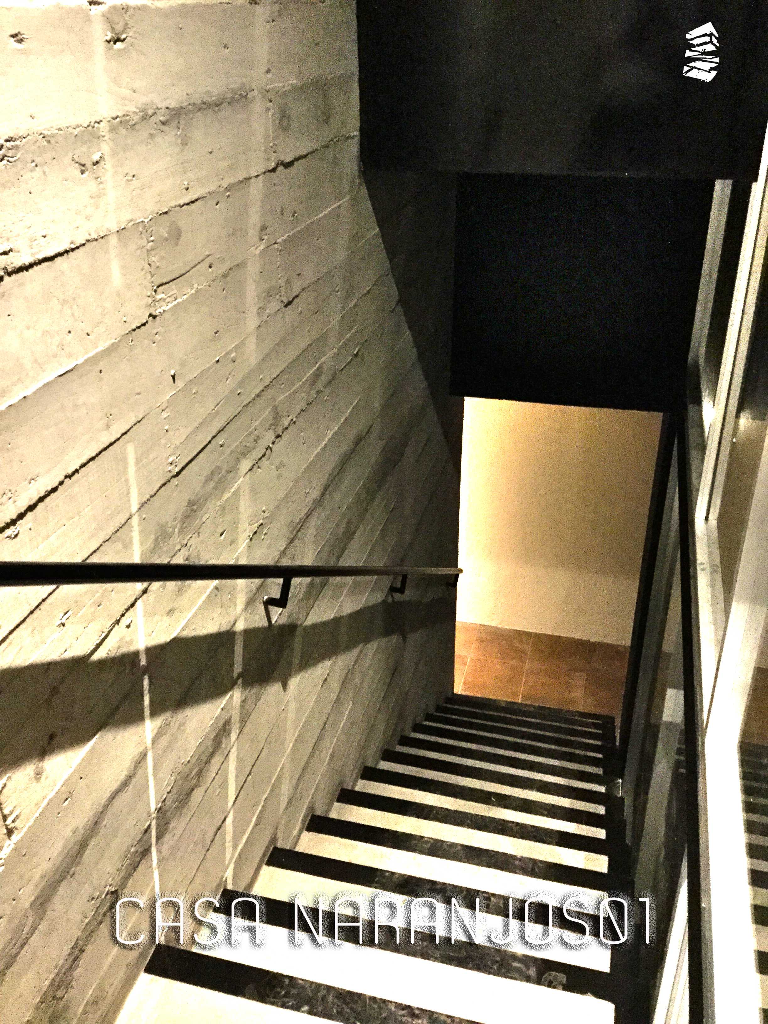 橙色房子 或 橘色房子 或 橙子屋 （具体需根据上下文确定）-35