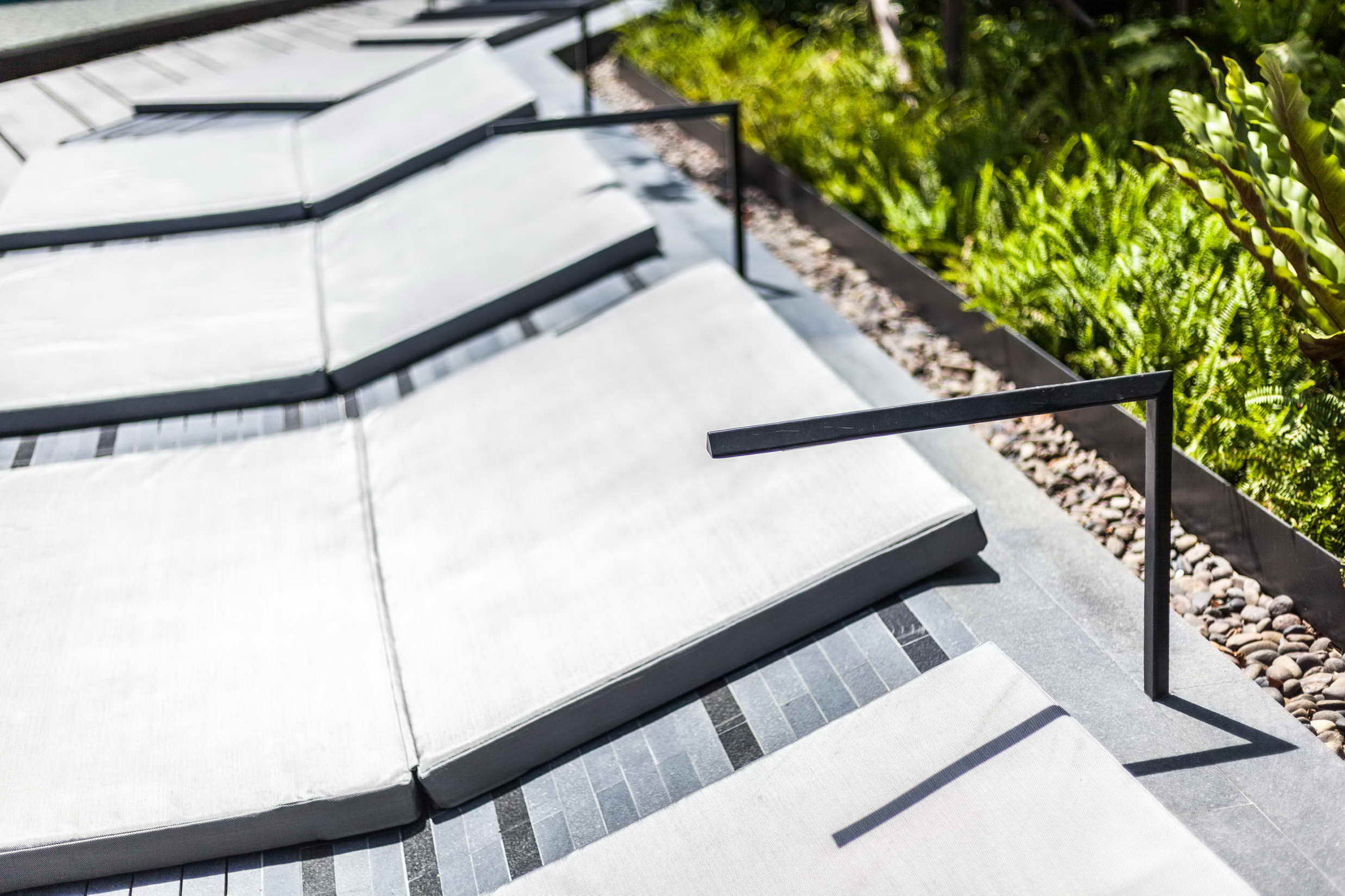 泰国普吉岛 The Deck Patong 公寓 | 融入自然的景观设计-26