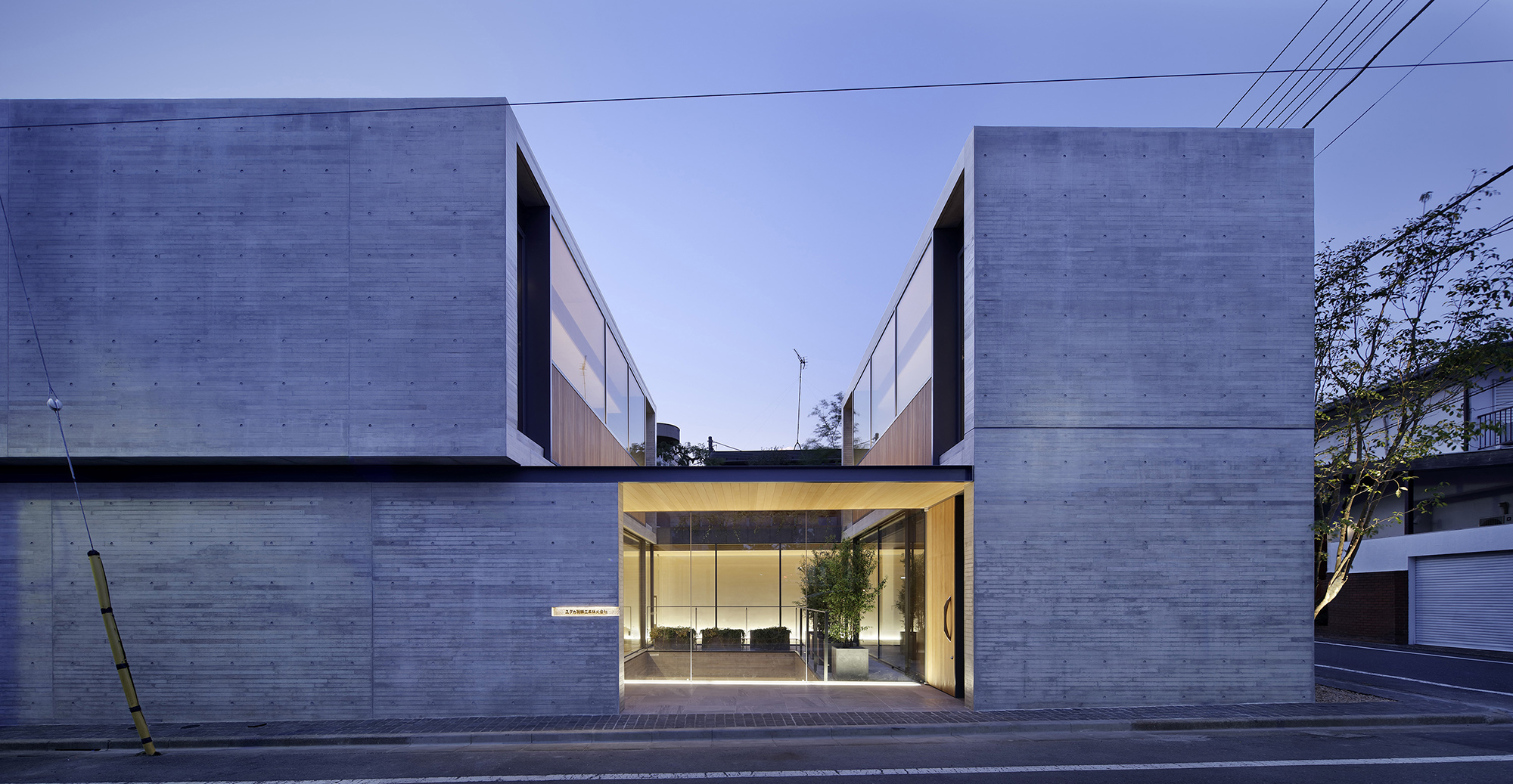 东京住宅区精致总部大楼-14