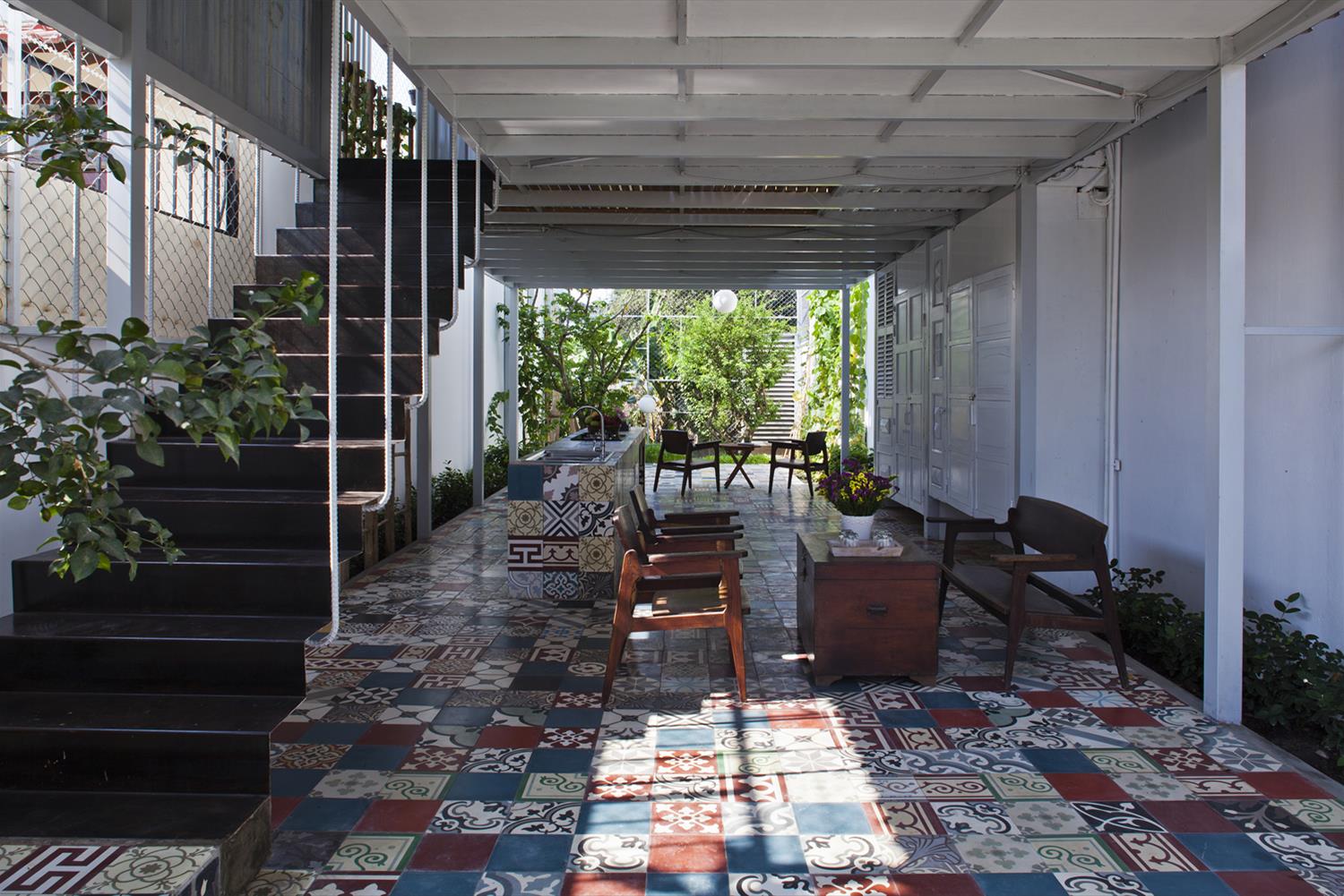 越南钢制住宅 | 绿色环保与极简主义的完美结合-9