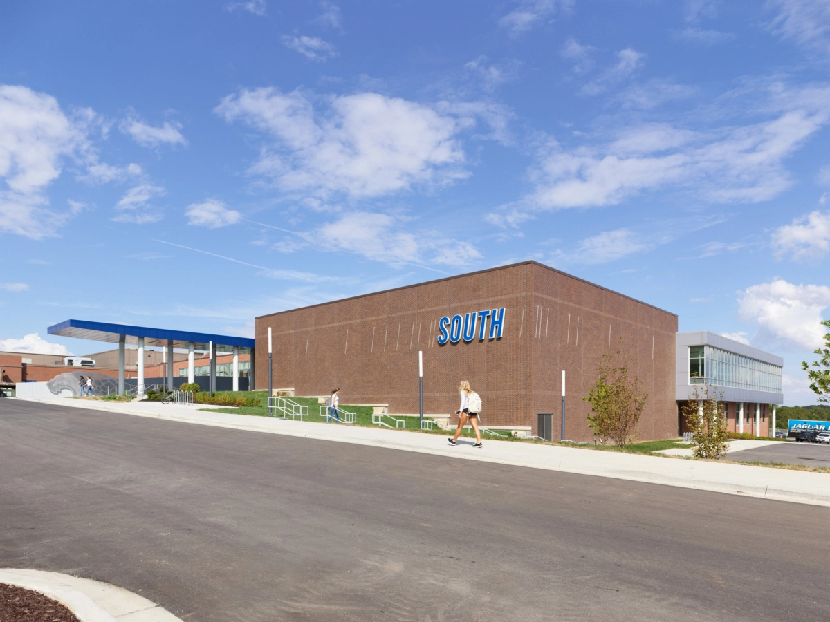 Blue Springs South High School 新生中心设计-4