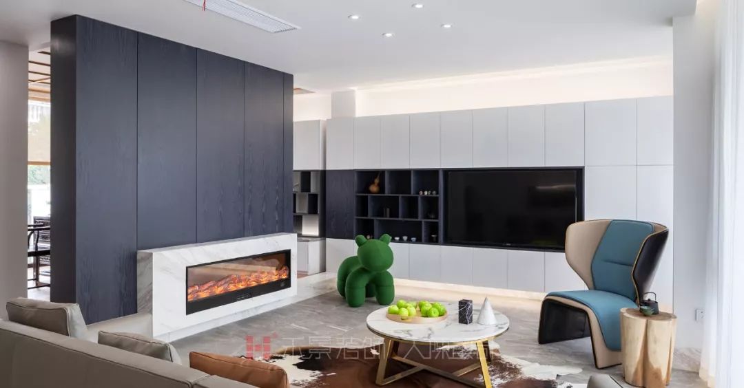 城市中的自然韵律——现代风格独栋别墅设计-25