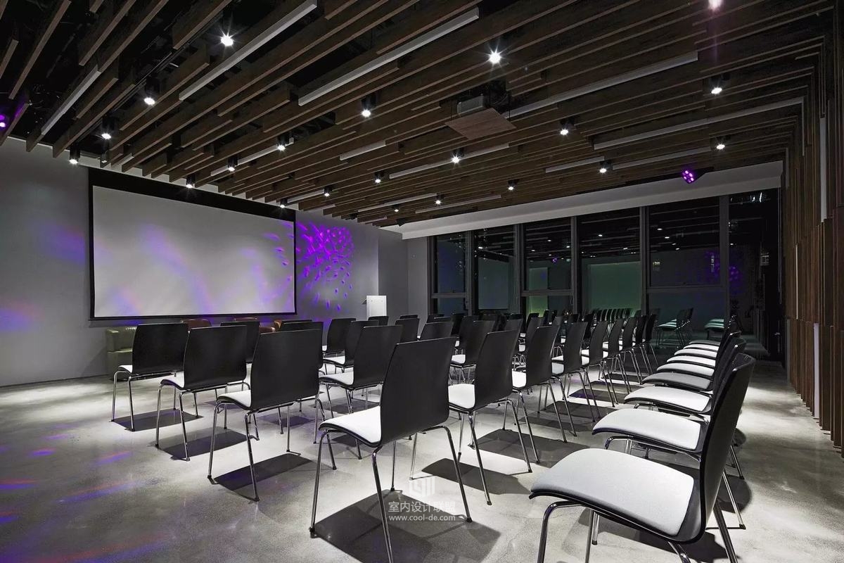 曾卫平设计-光与色的对话，充满艺术创意的办公设计-32