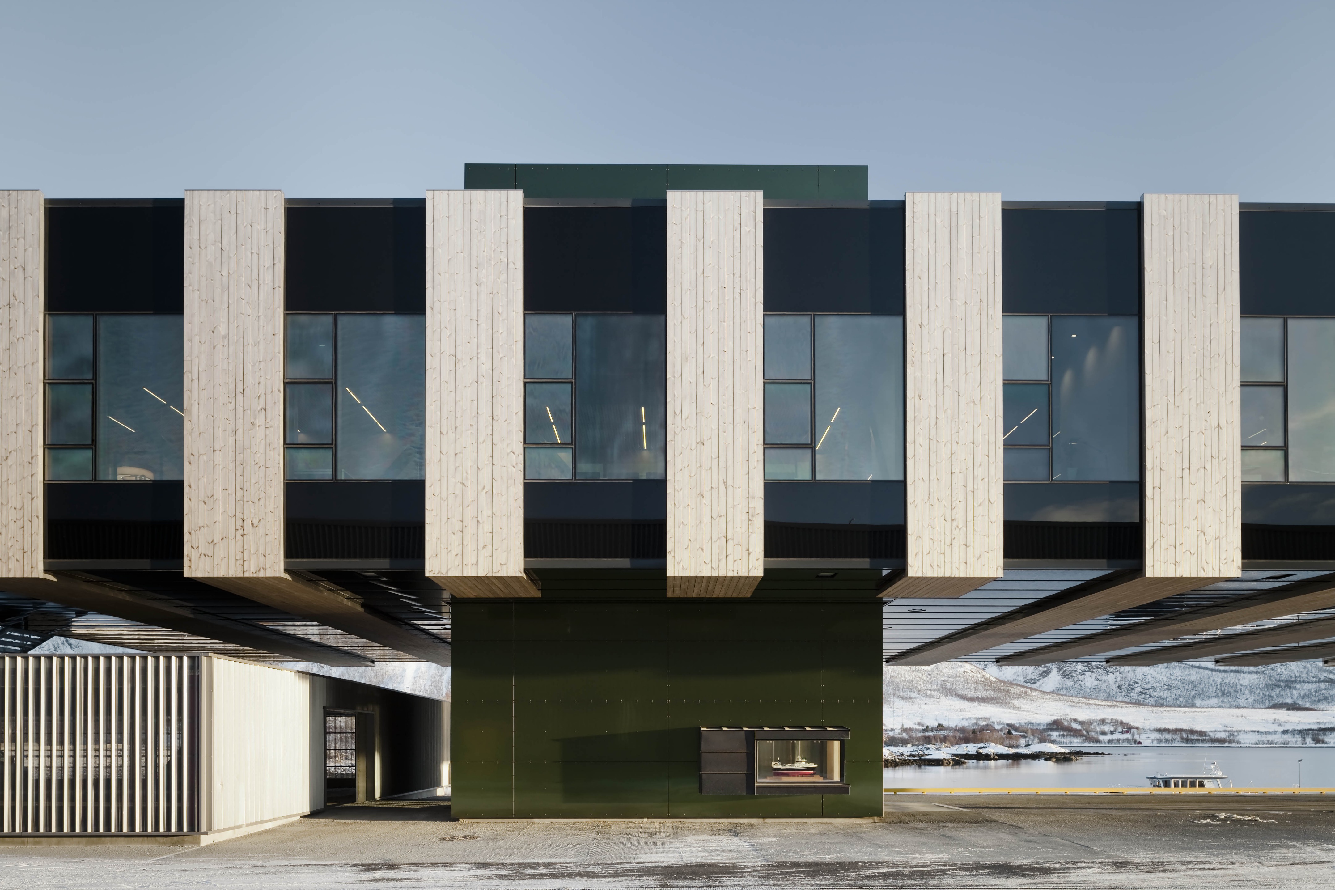 Snøhetta 打造炫彩 Holmen 工业区-40