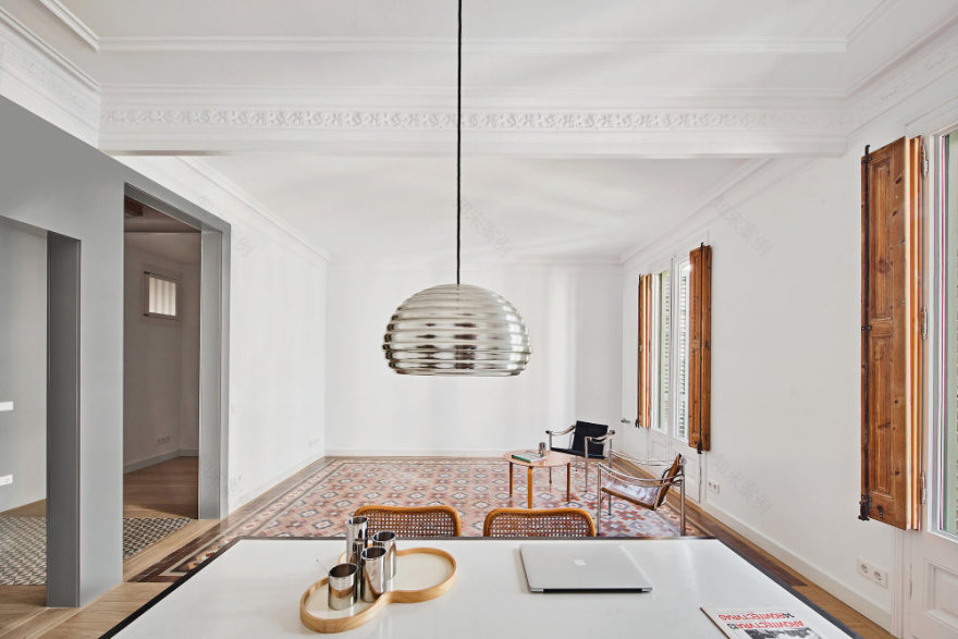 西班牙巴塞罗那现代复古住宅设计丨estudio COA-15