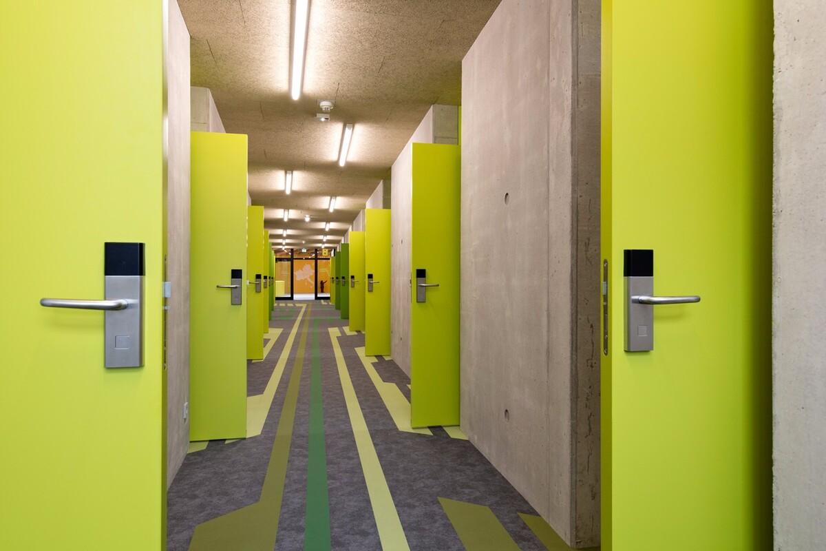 给人创造意外之喜体验感的Y字形青年旅社丨德国丨LAVA,WENZEL + WENZEL-15