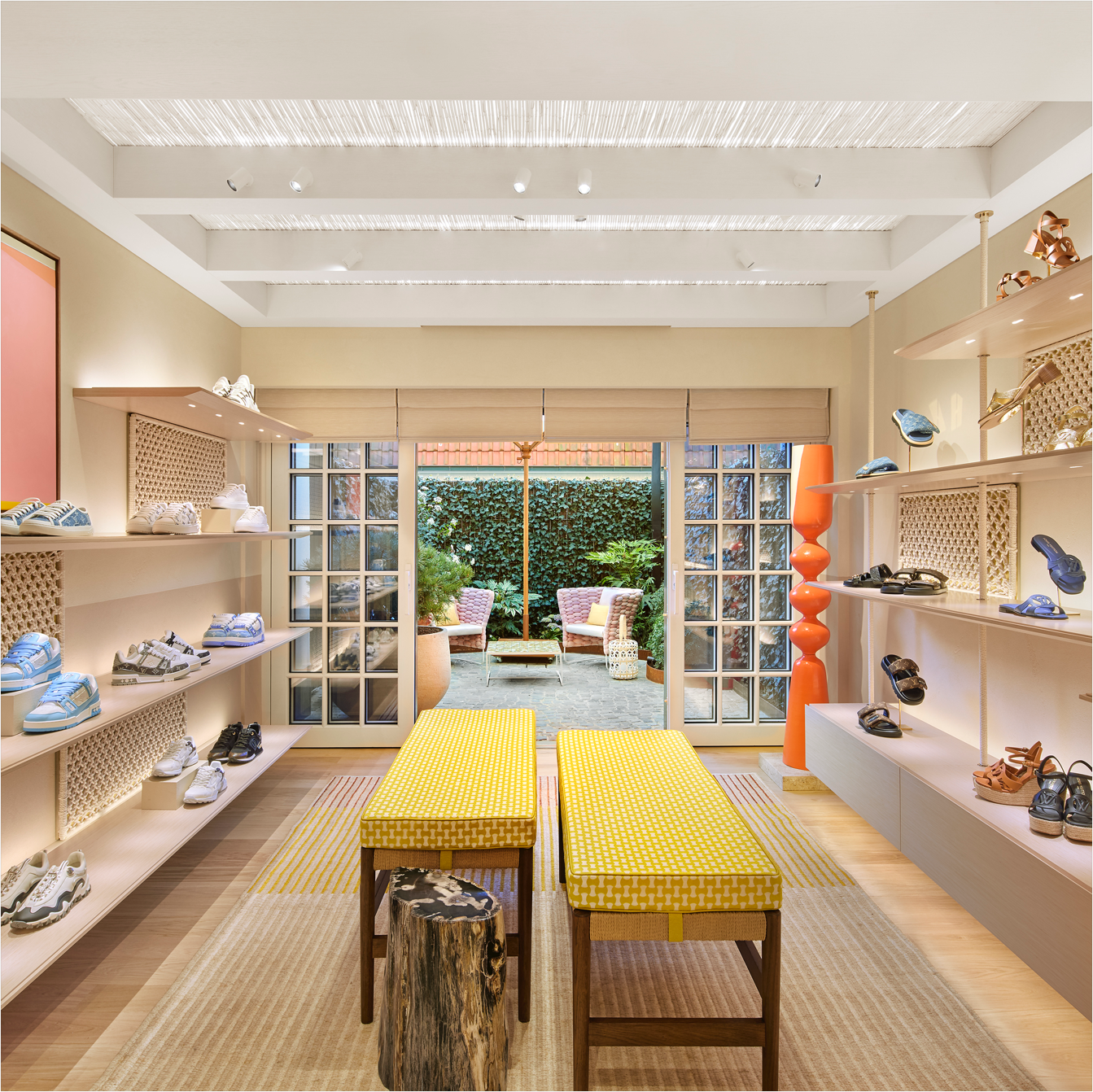 路易威登(Louis Vuitton)比利时新精品店丨路易威登(Louis Vuitton)内部设计团队-3