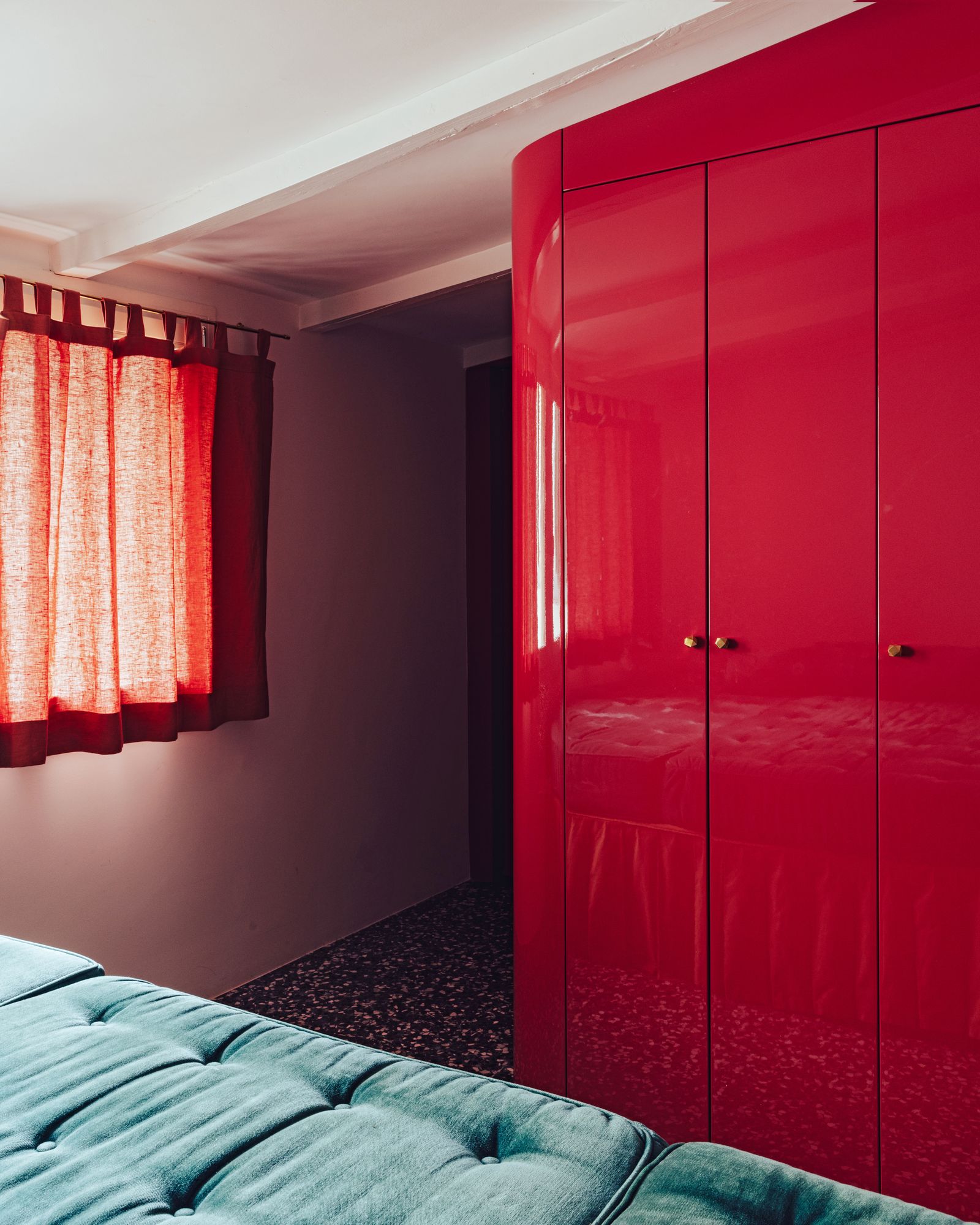 威尼斯昏暗小公寓改造为明亮通风住宅丨意大利-28