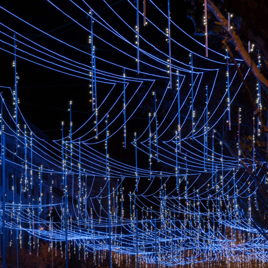 星际之舞·马德里街道的光影艺术-26