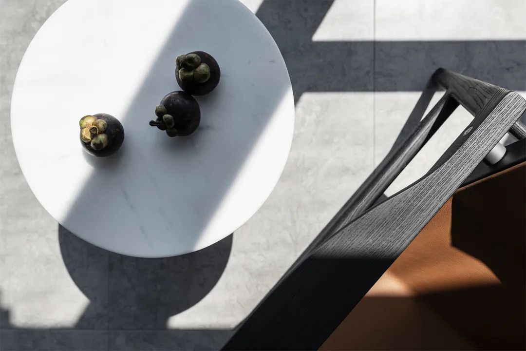 纯粹大宅 | 石木交织的白黑世界-7