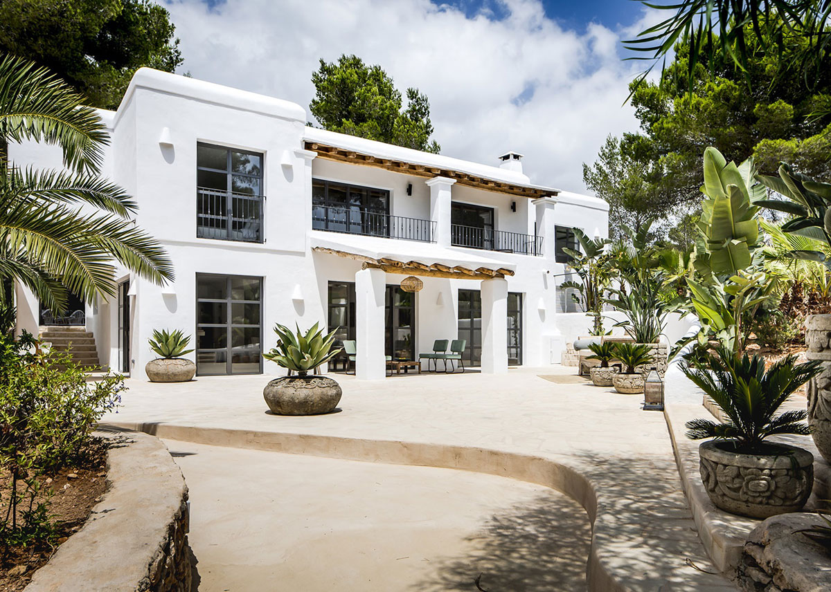 印尼风情融入地中海的 Ibiza 别墅设计-1