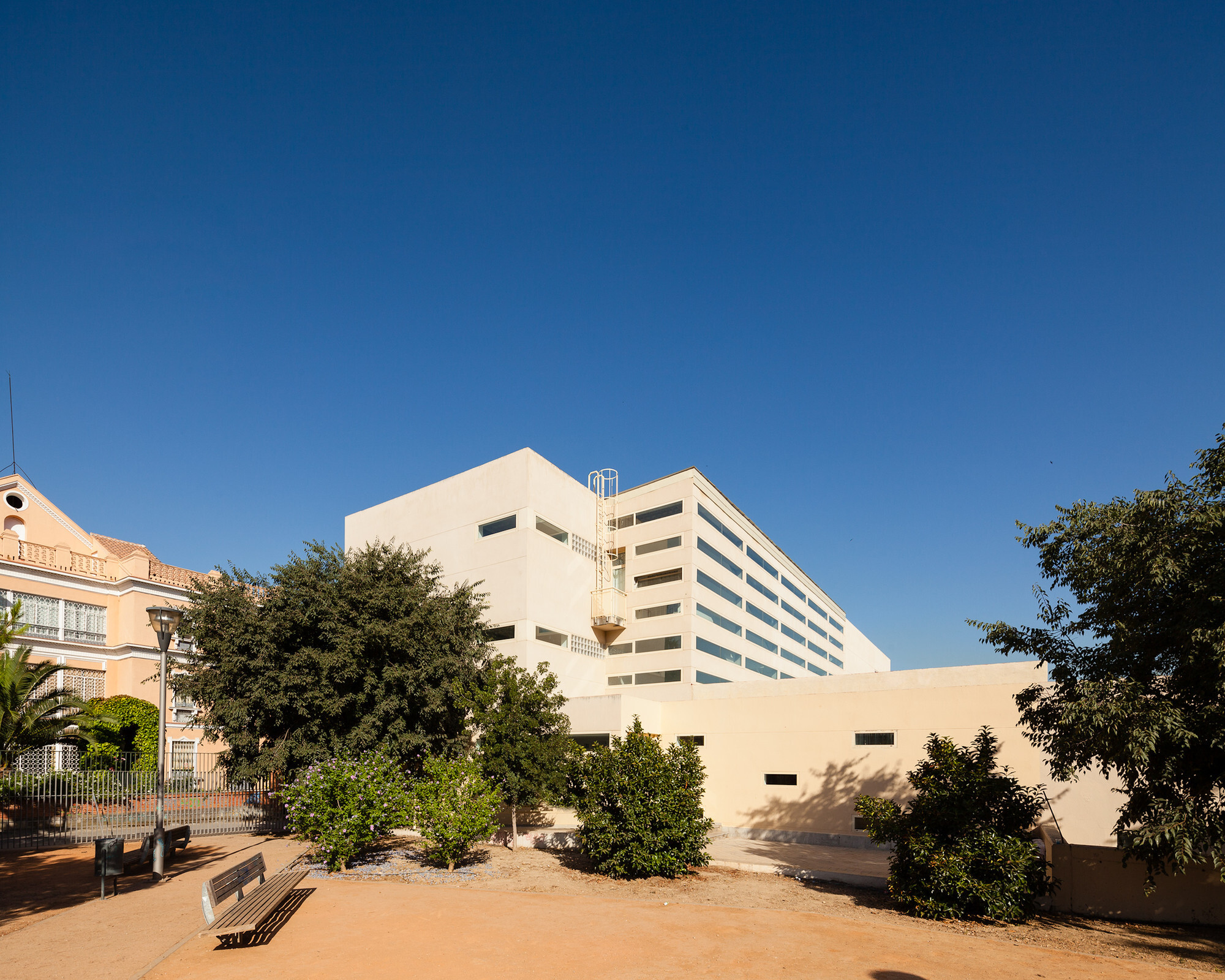 格兰纳达大学建筑群-8