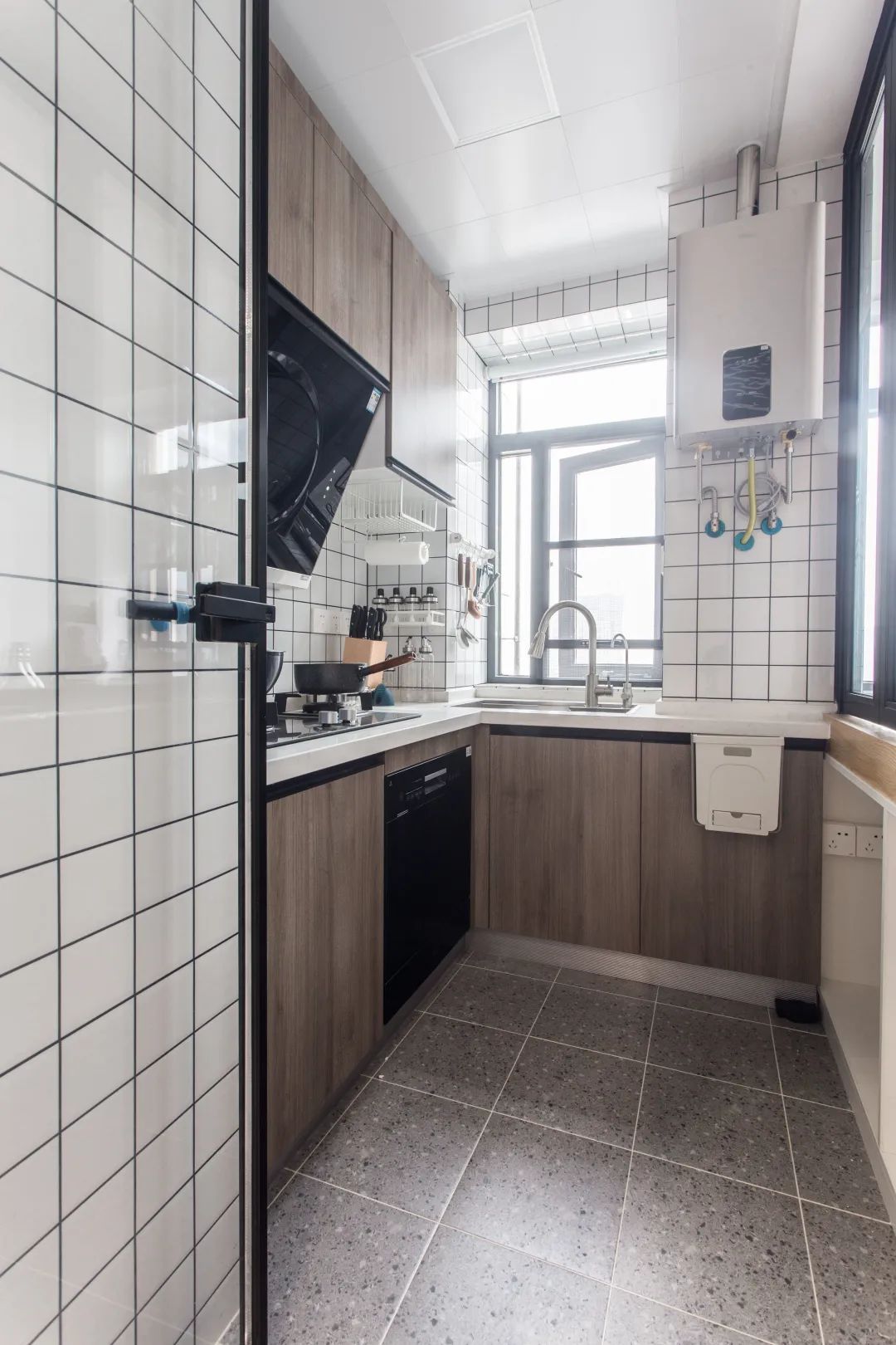 42㎡小公寓翻新记 · 暗黑空间变时尚一人居丨中国武汉丨尔屿设计-37