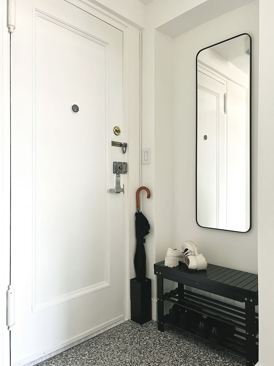 韩国  波兰双人组设计的布鲁克林景观33平单身公寓丨美国纽约丨Sulgi Cho与Piotr Pańczyk-32