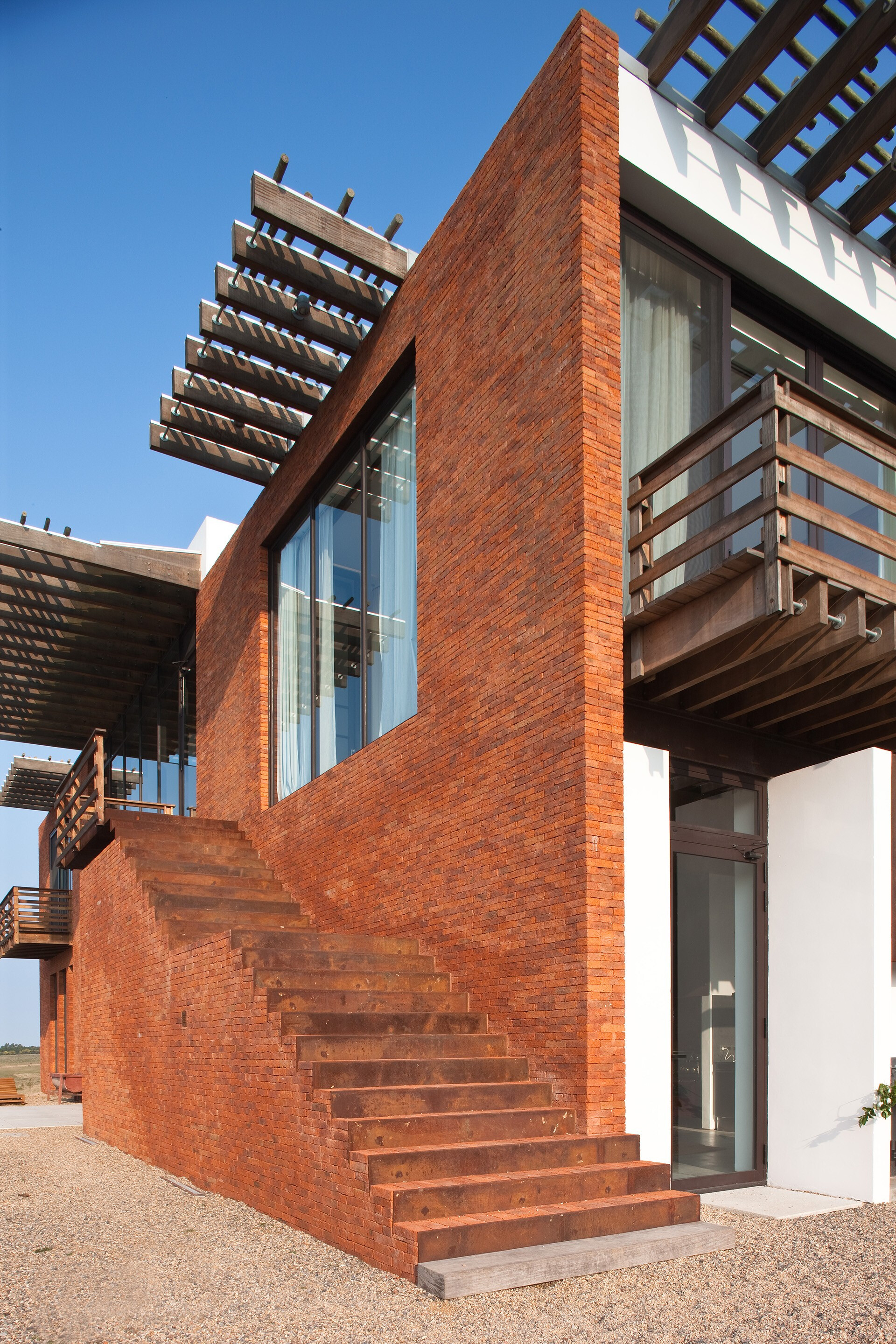 乌拉圭度假屋 | 砖石矩阵中的光影游戏-29