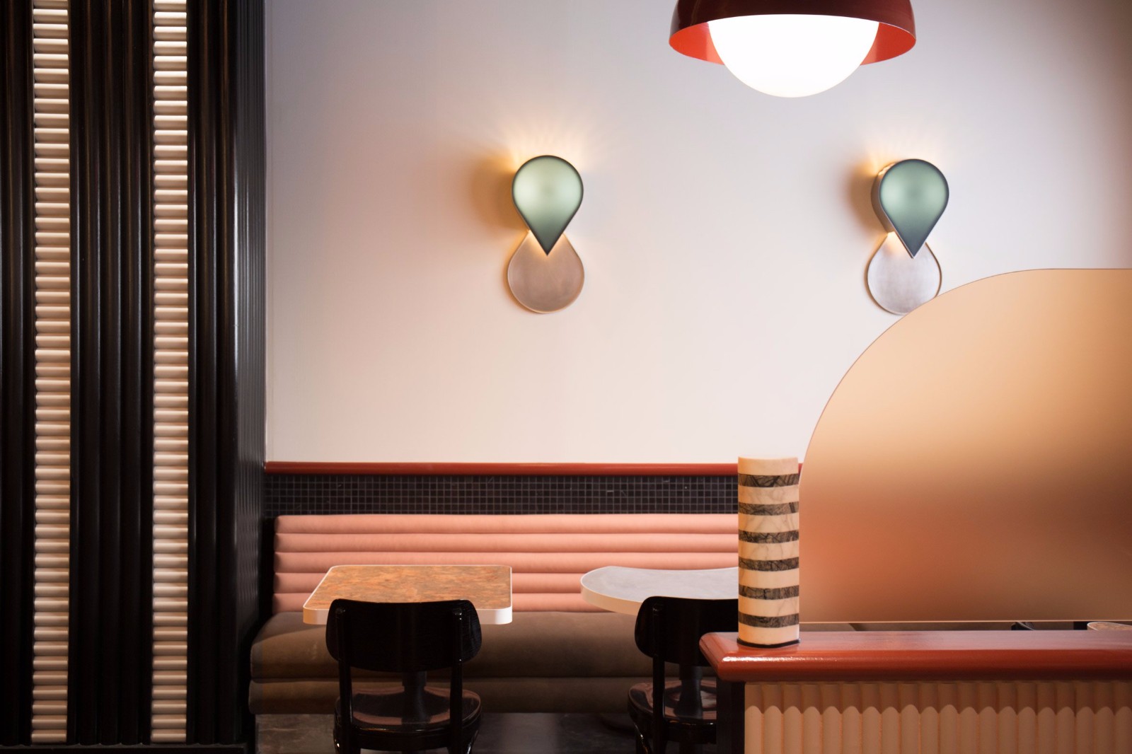 鸡尾酒吧 | 后现代风咖啡吧与维也纳地下酒吧的结合-4