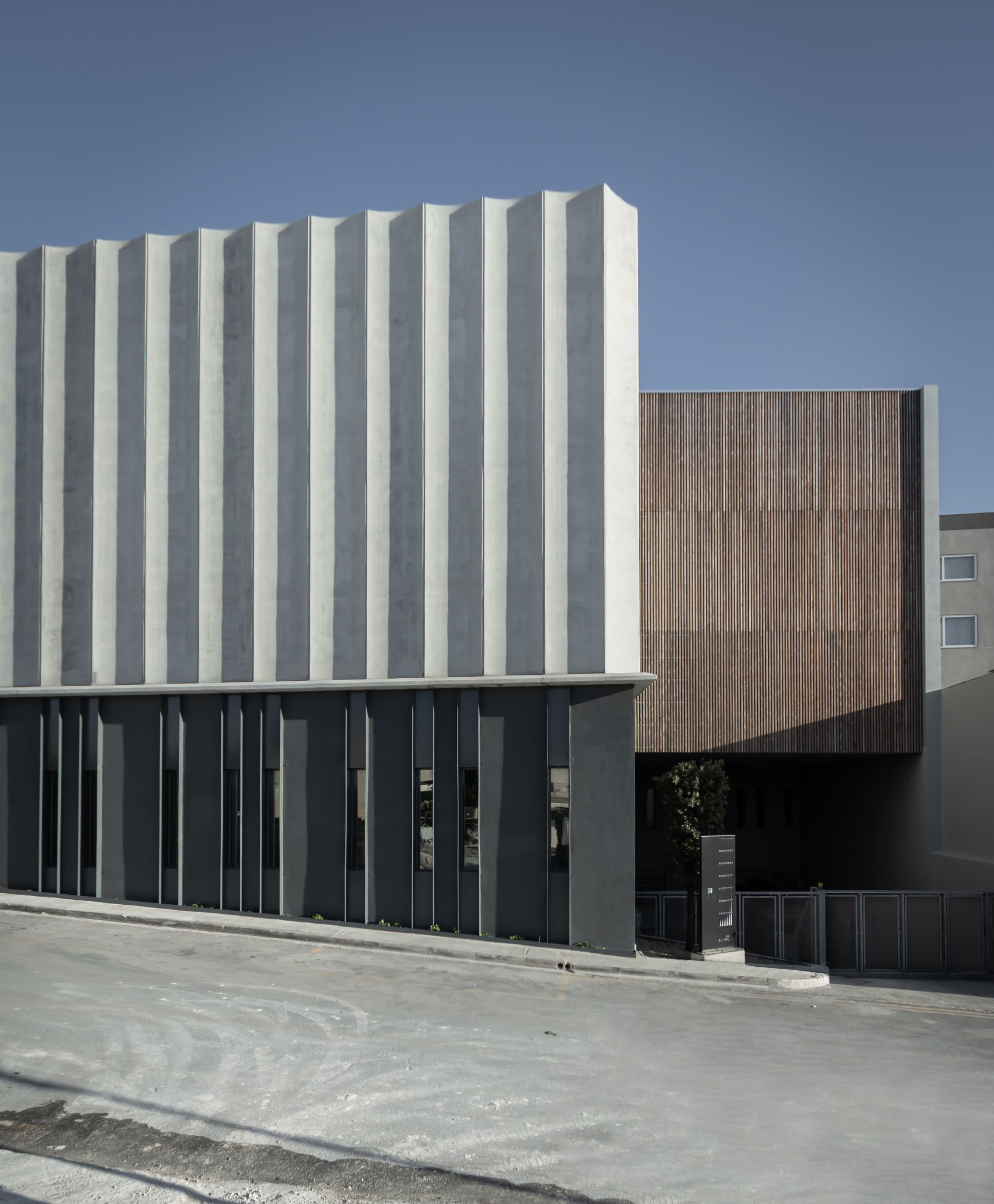 由于不清楚 S·A·W· 在具体语境中的含义，难以准确翻译若它是 Saw 这种单词的缩写，可译为锯；锯子；锯开；锯成 ；若它指的是电影 Saw（中文常译为《电锯惊魂》）相关的缩写，那含义就不同因此，无法给出准确翻译 丨Chris Briffa Architects-0