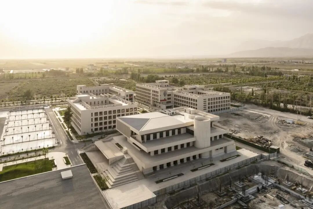 【AT】大漠孤烟，晴日满窗——铁门关华山中学新校区一期（by荣朝晖工作室+趣锐建筑）-30